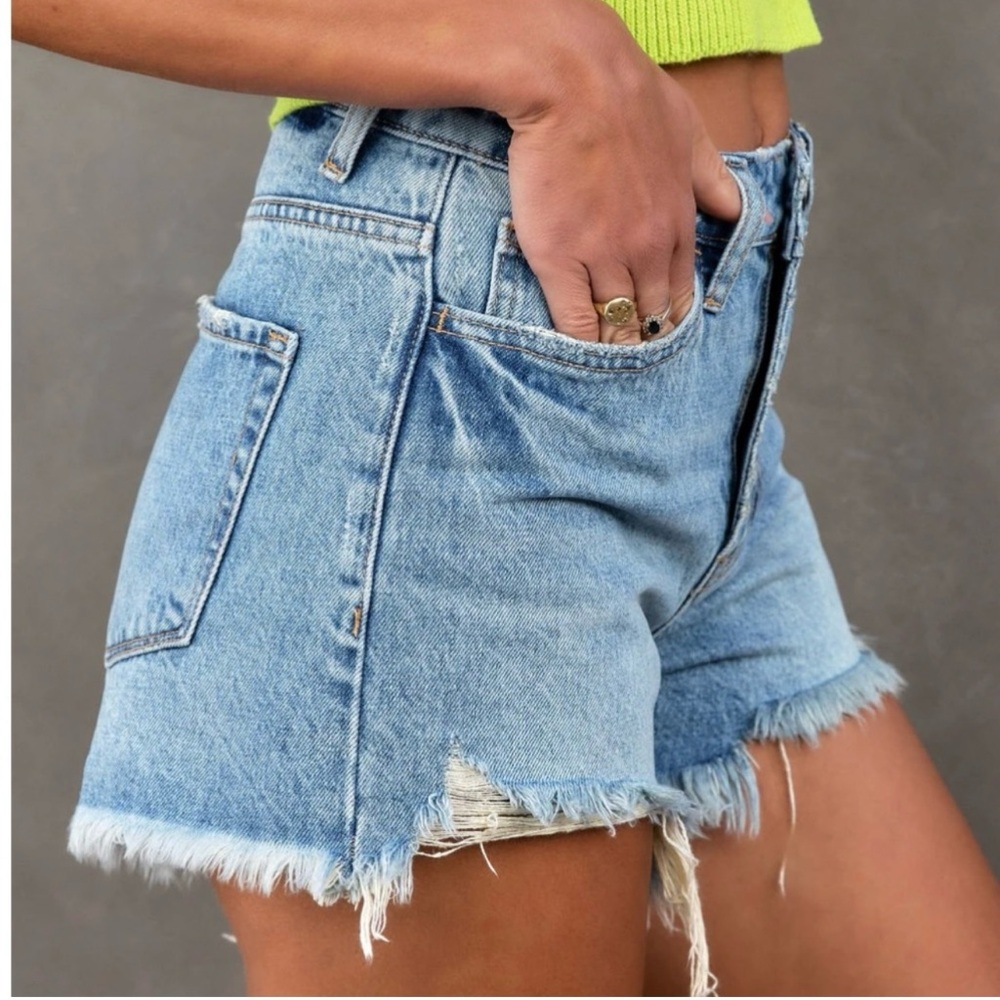 NWT Vervet women shorts, high waist, size: L Color: light blue denim